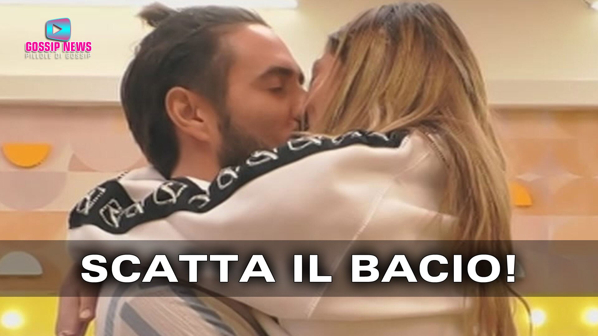 gf vip alex soleil bacio